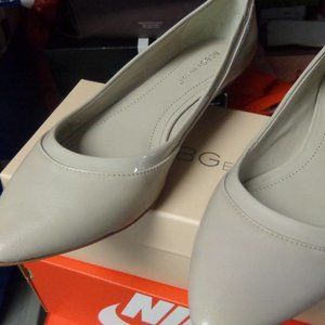 BCBG Alonsa Flats. New. Women Size: 9.5
